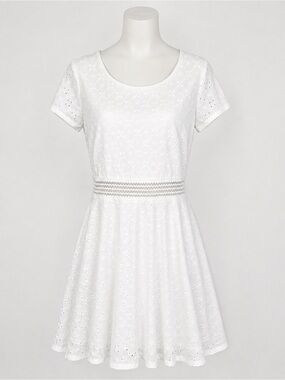 City Studio Juniors White Eyelet Short a Skater Dress Cutout Waist Size 7